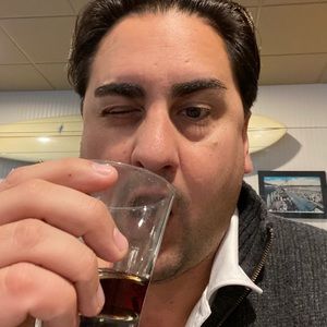 Meet your Posher, Phillip